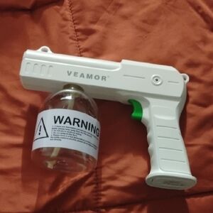 White and Green VR Spray Gun